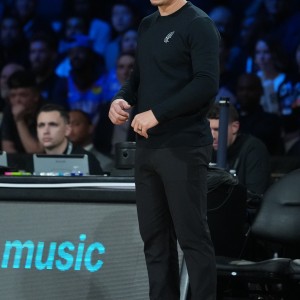 开云电子-解说：马刺进攻不稳定 核心打法也不明确 今天几乎全员松懈